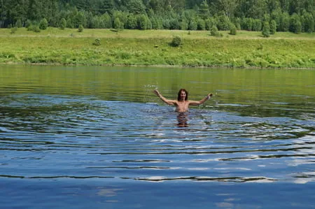 nude playing in volga river         