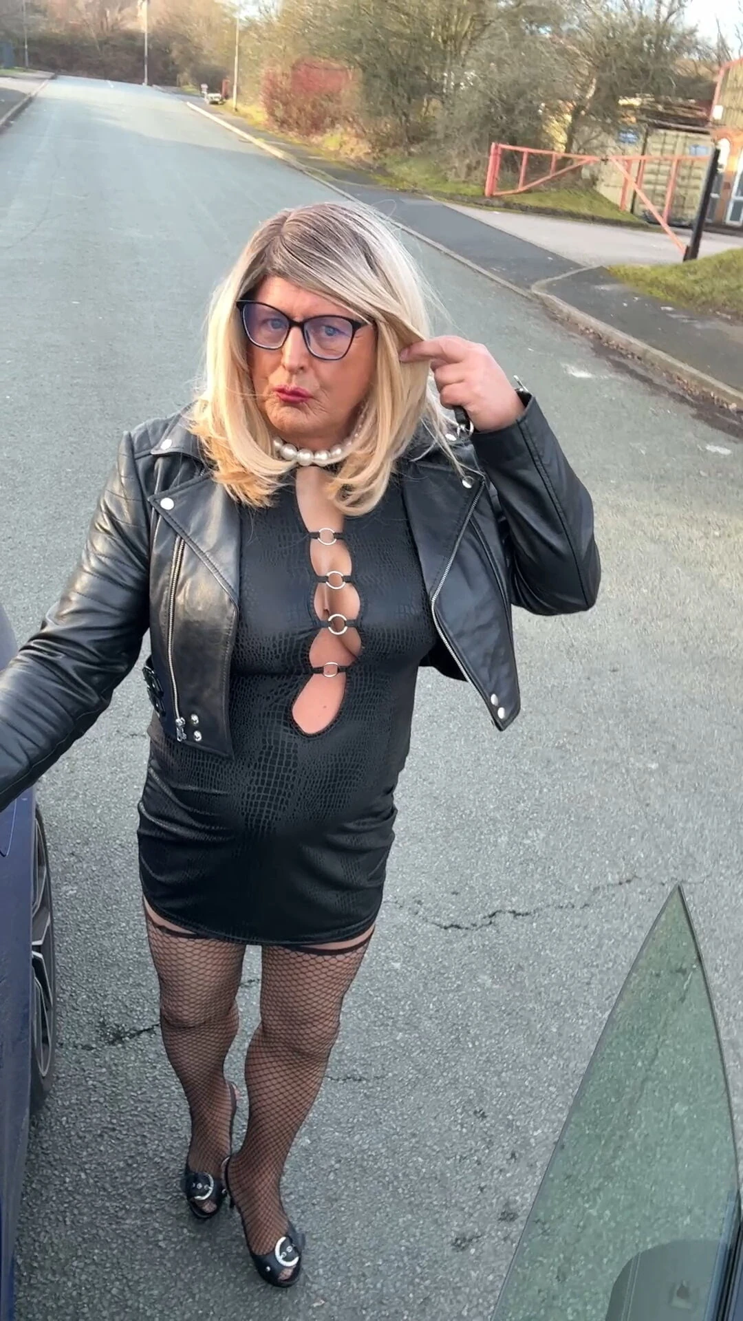 Sexy Crossdresser kellycd2022 in tan pantyhose and stockings #42
