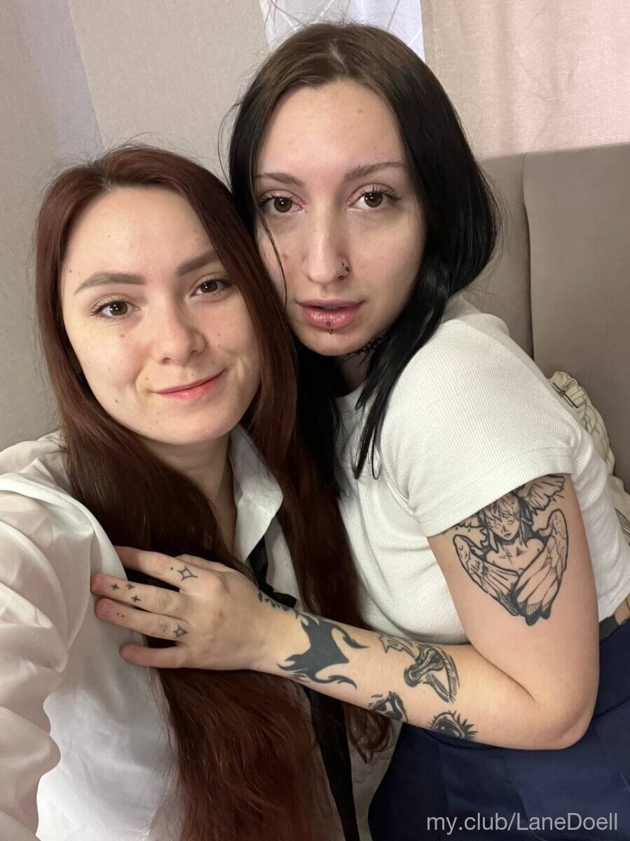 Hild ​​and ​​Blair Free Photos #15