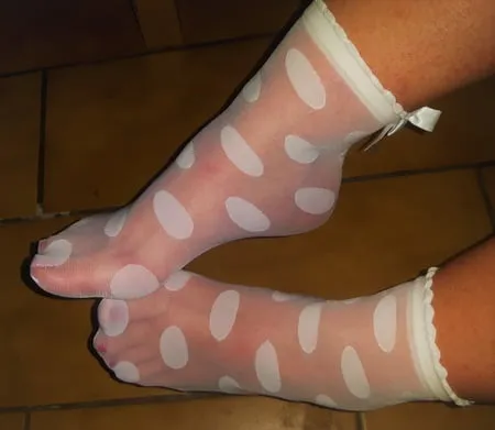 bbw wife miss lizz naked in sexy white anklets         