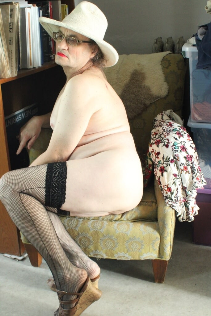 Housewife Serge Lusin. 2025k #23