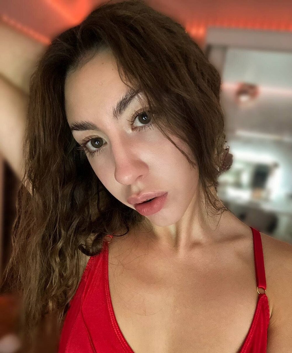 Emma Free Photos #37