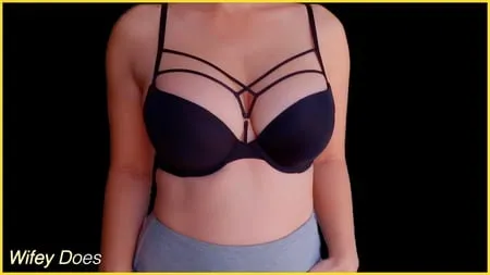 wife stuns in black lingerie bra         