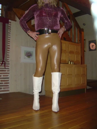 leggins and white boots         