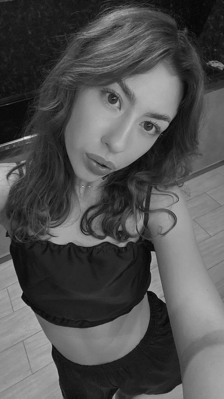 Emma Free Photos #41