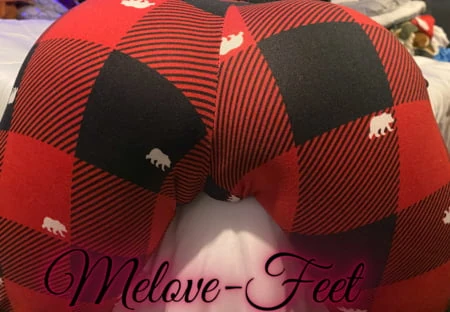 Melove Small Ass in red and Black pants