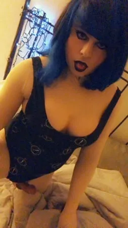 goth sissy         