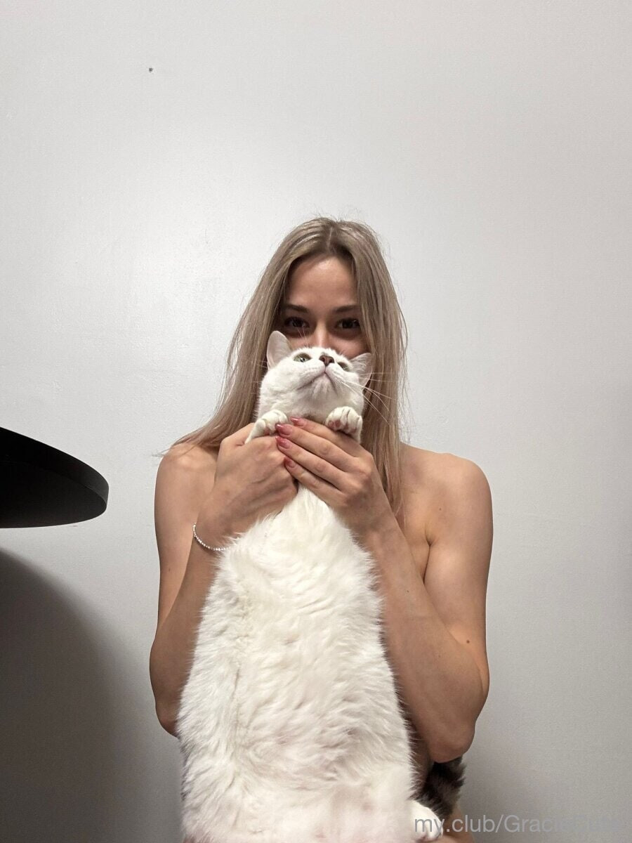 Gracie🍓 Free Photos #12