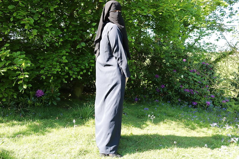 Muslim Burqa Niqab suspenders Outdoors Flashing  #26