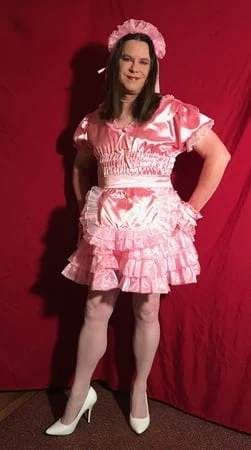 joanie pink sissy maid         