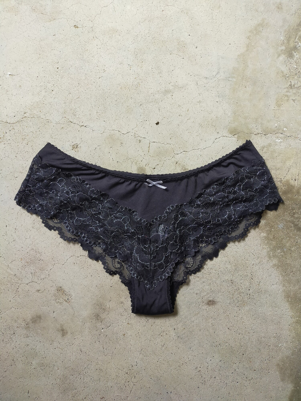 Selfie with random women used panties. #6