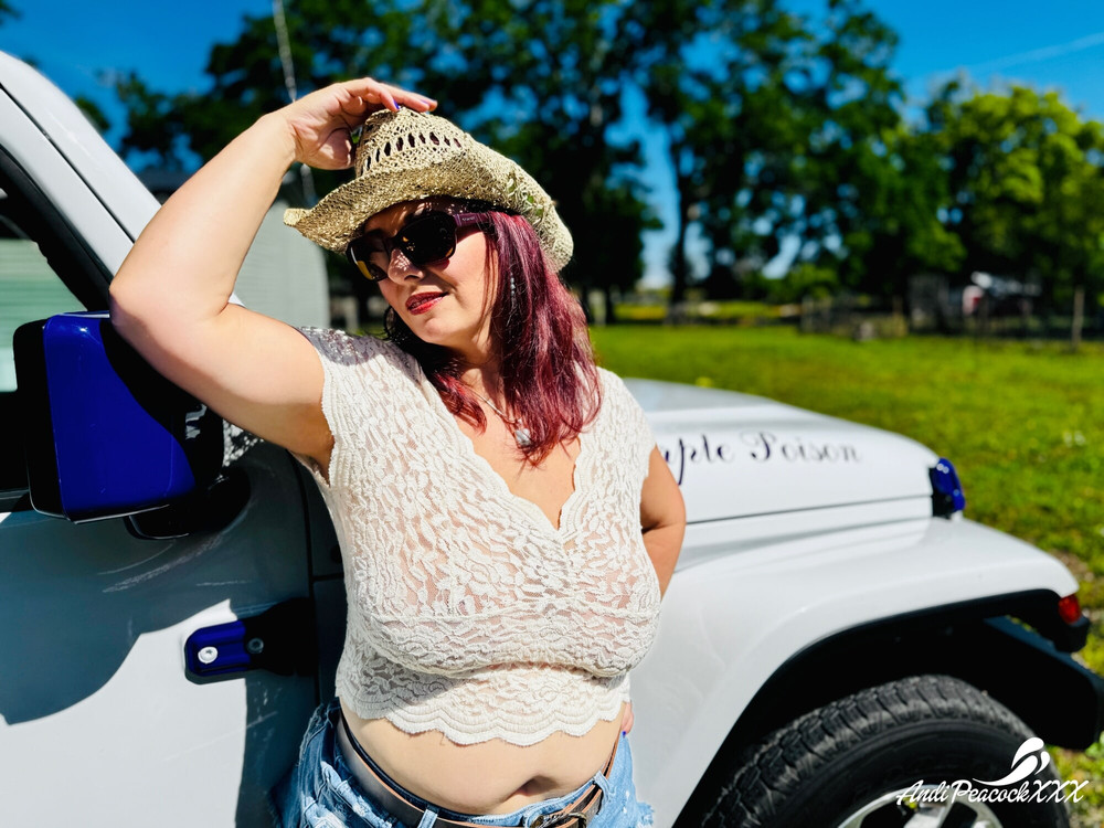 Jeep Girl Jiggle #37