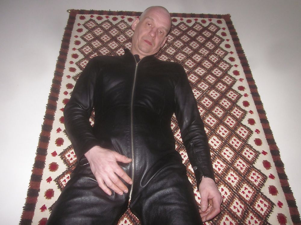 finnish amateur gay in leather #6