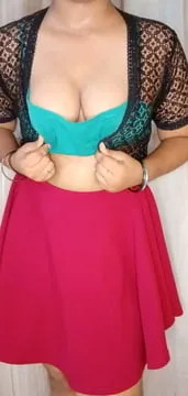 babli bhabhi showing her sexy body         