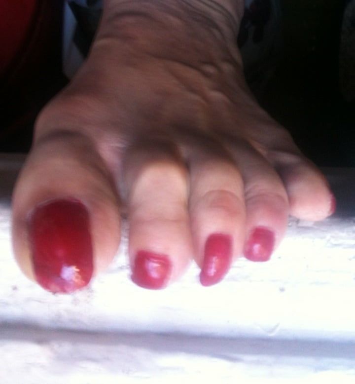 red toenails mix (older, dirty, toe ring, sandals mixed). #12