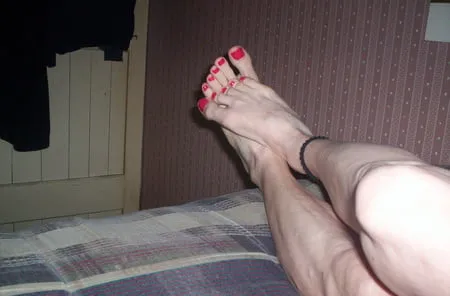 mellissas pretty feet           