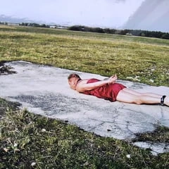 Crossdresser Slave in wide open Land