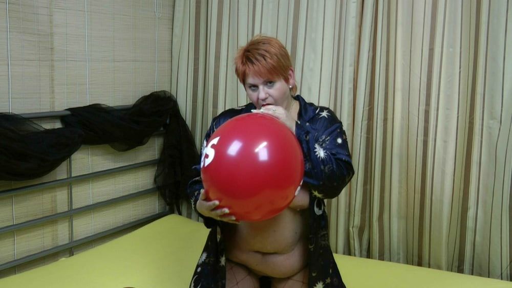 Naked balloon games #15