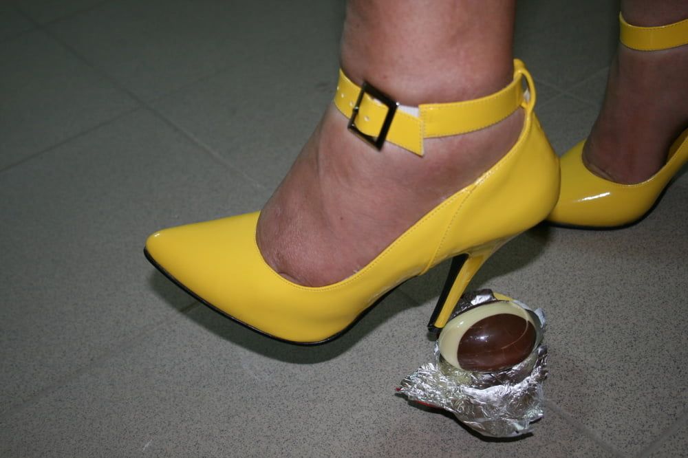 Anna in yellow heels ... #12
