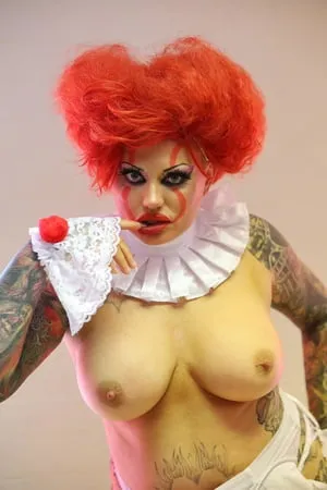 if pennywise was a whore         