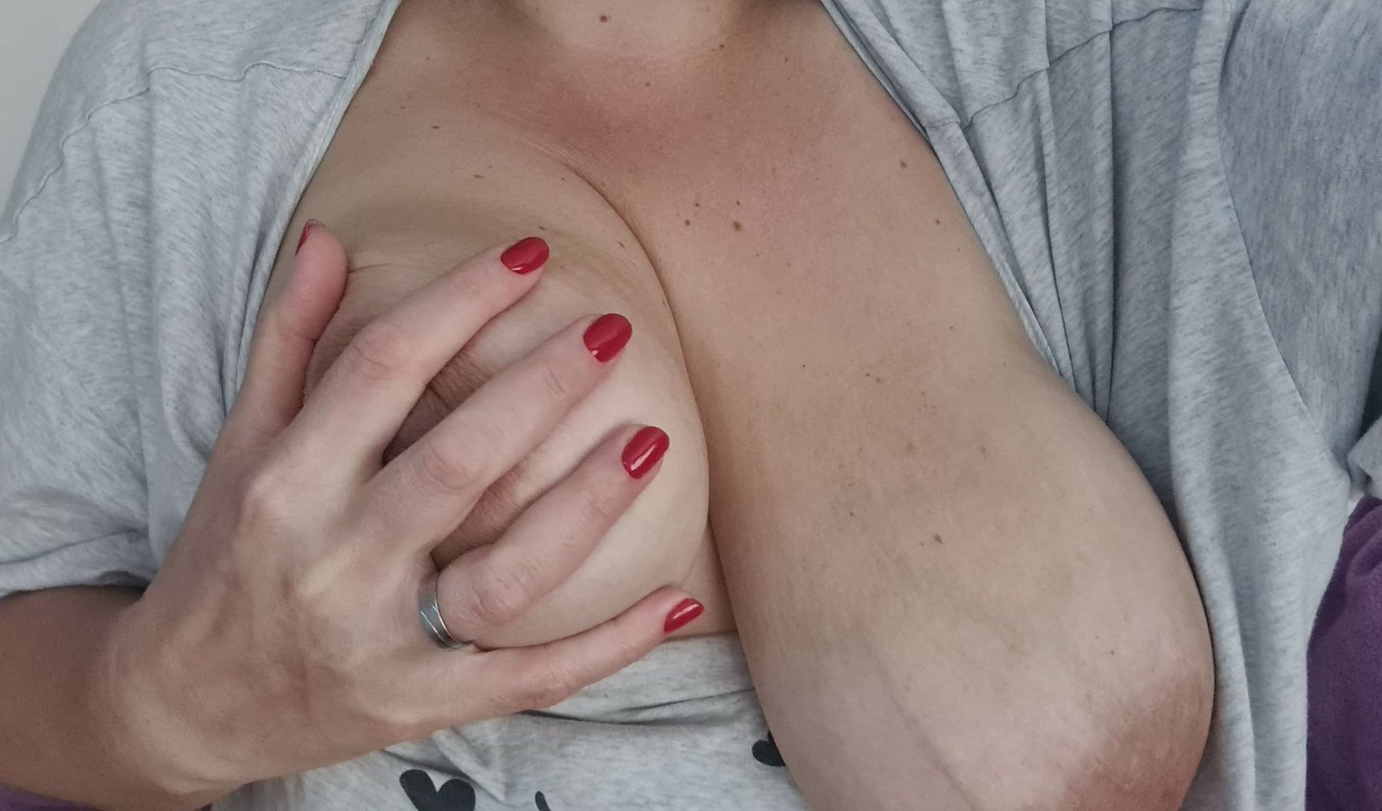 Huge tits milf moorning photos #5