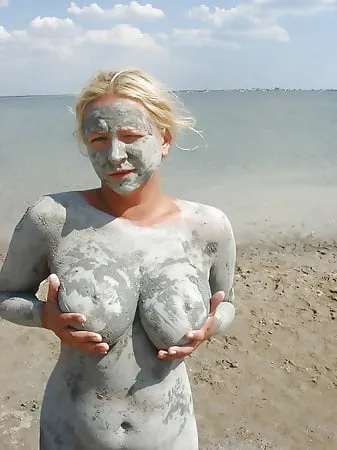 saggy tits on the nude beach        