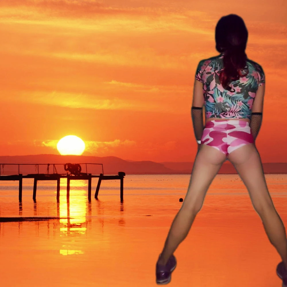 If your day is dull fill it with colour xx 16