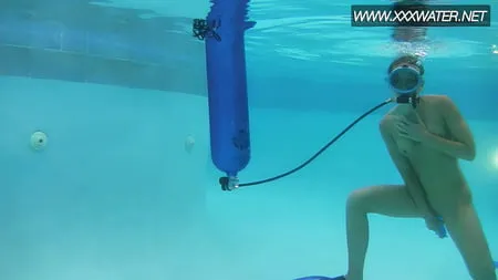 minnie manga blue dildo fun underwatershow         