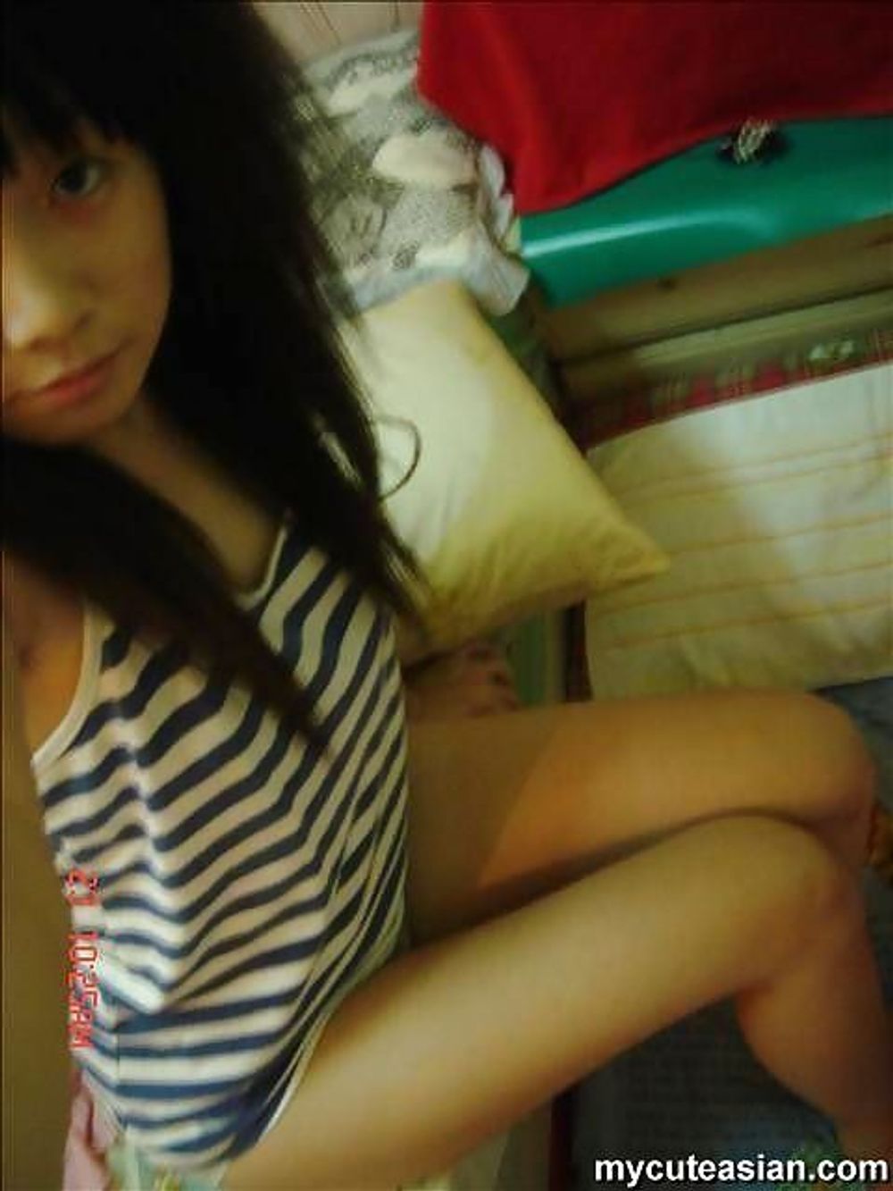 Selfmade pics of hot Asian naked at home #6