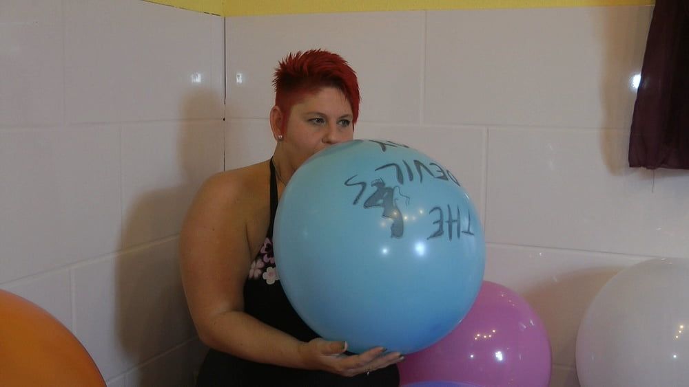 Balloon session in the tub #6