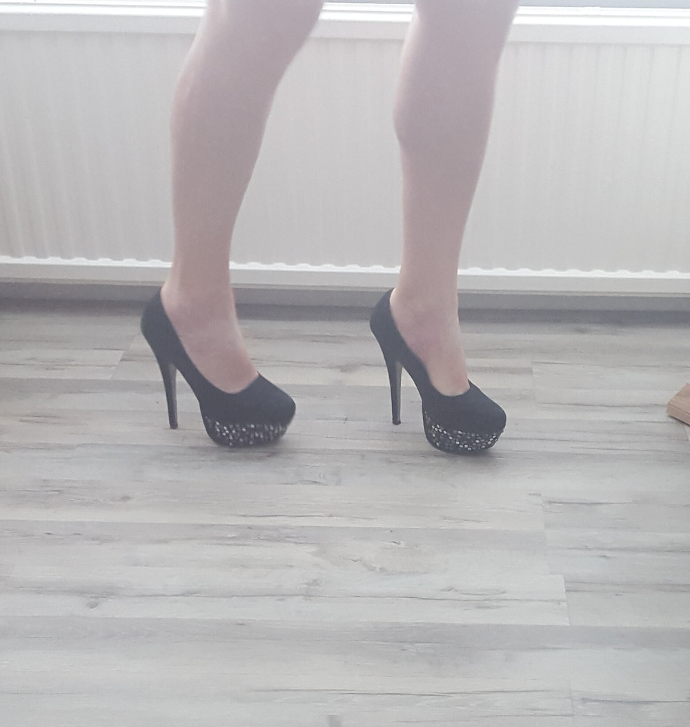 Debbie Keane Legs #9