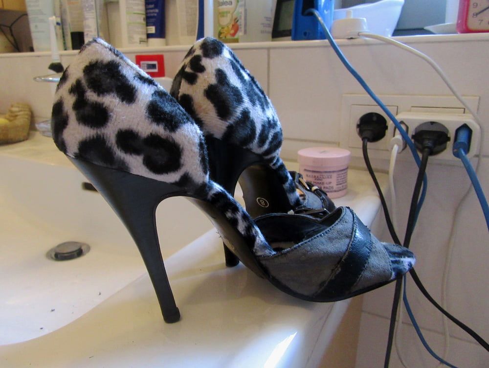  black and white tiger heels of my cougar #2