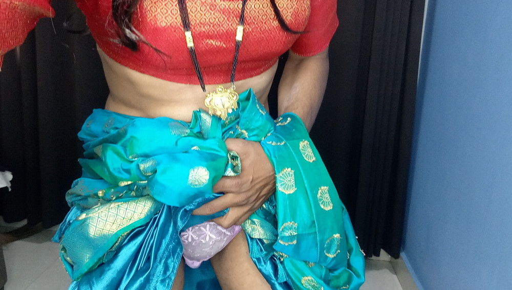 Indian stepmom sexy blou saree and peticot #51