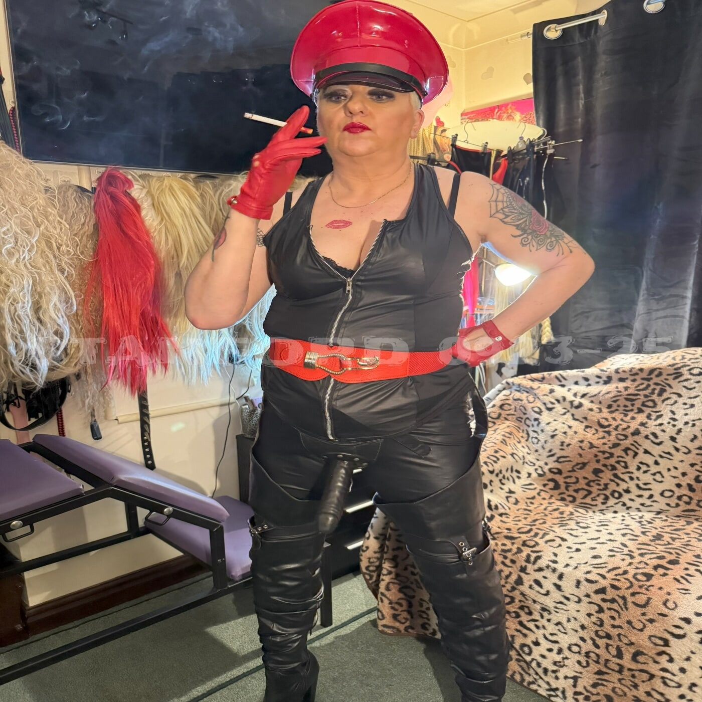 MISTRESS SHIRLEY FUCKS SISSYMAID PT 1