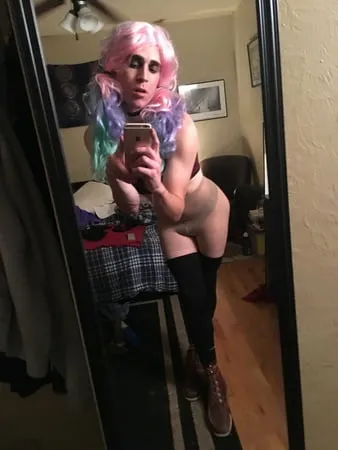 cock hungry sissy         