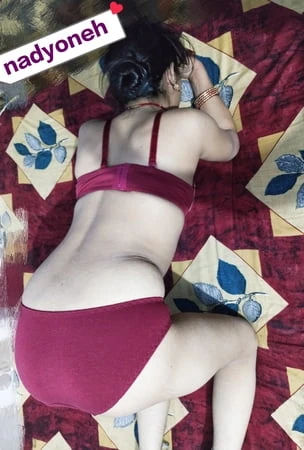 me and my horny wife jiya have some fun time photos         