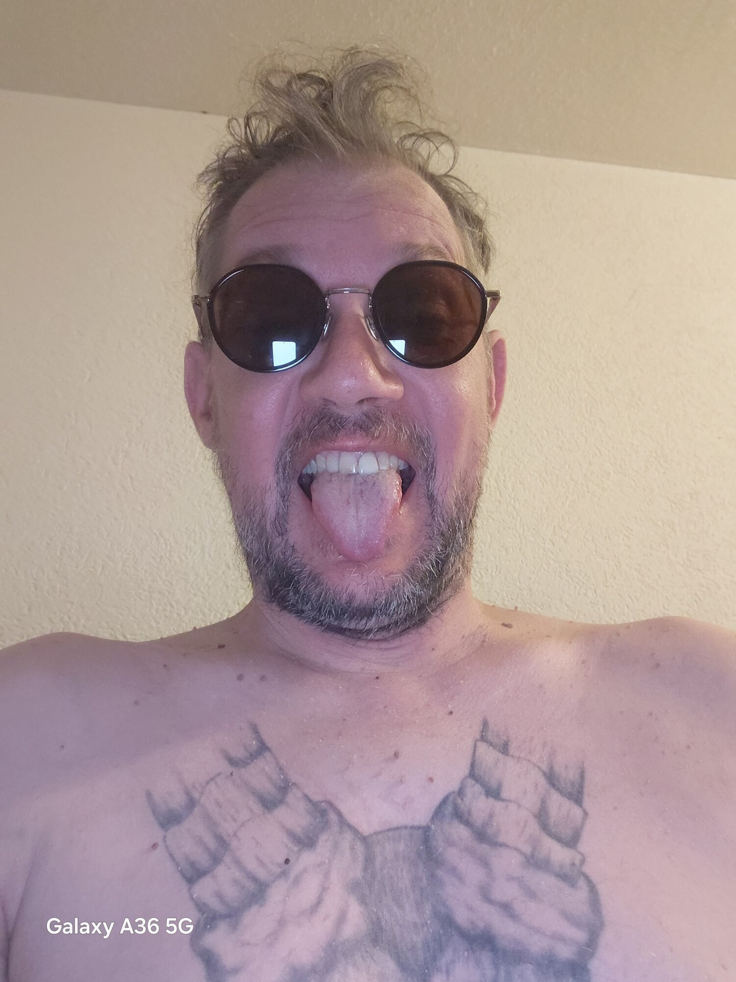 Strapsen und lange Beine