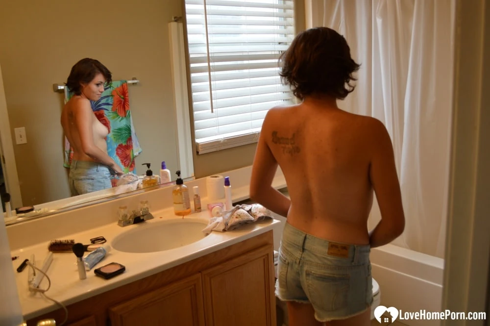 My roommate gets recorded in the bathroom #18