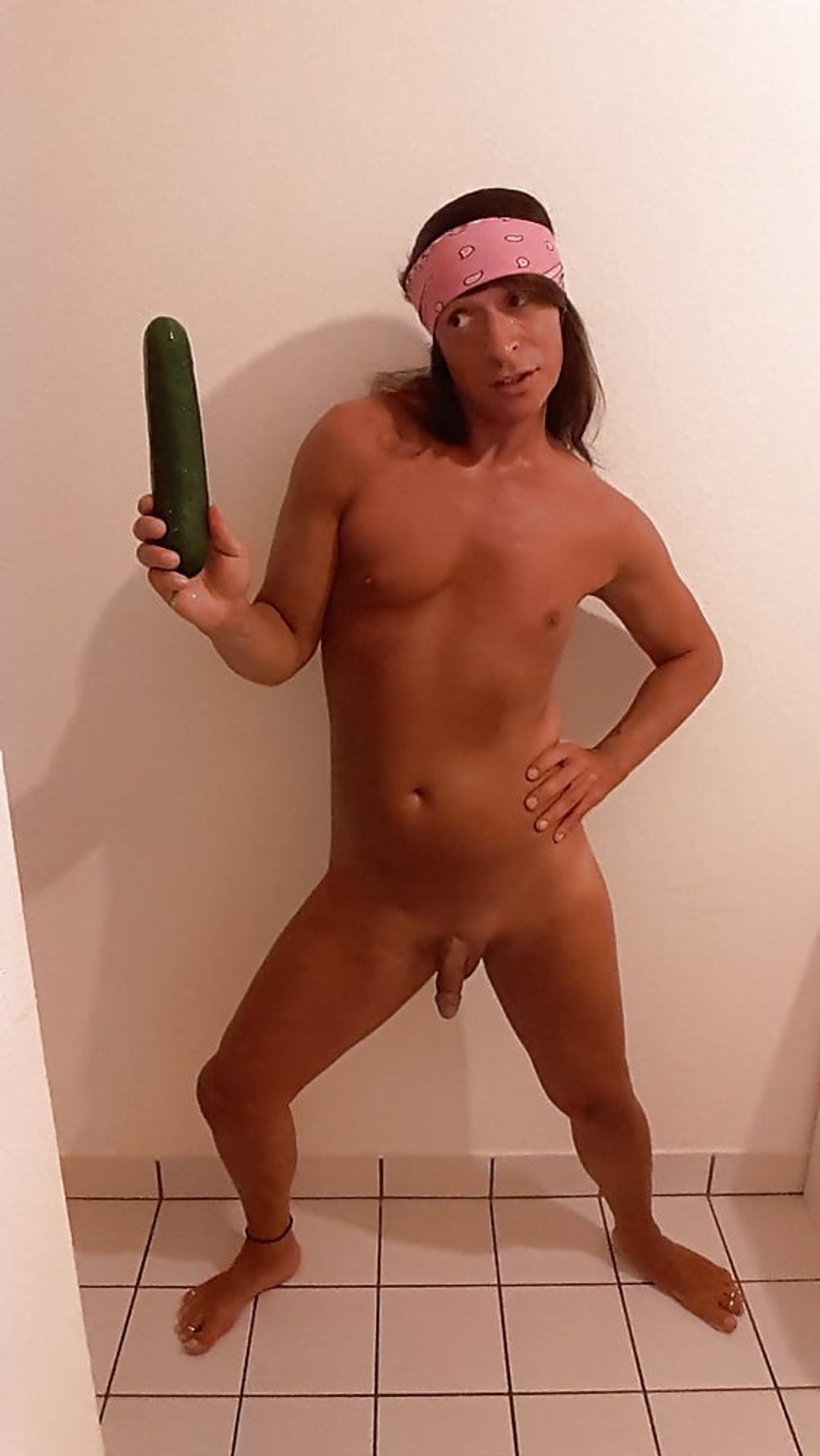 Tygra babe eat the two sides of large cumcumber. #45