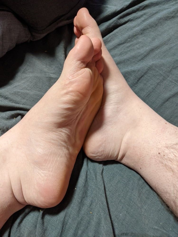 Feet Pictures #1 someone need a Footjob?