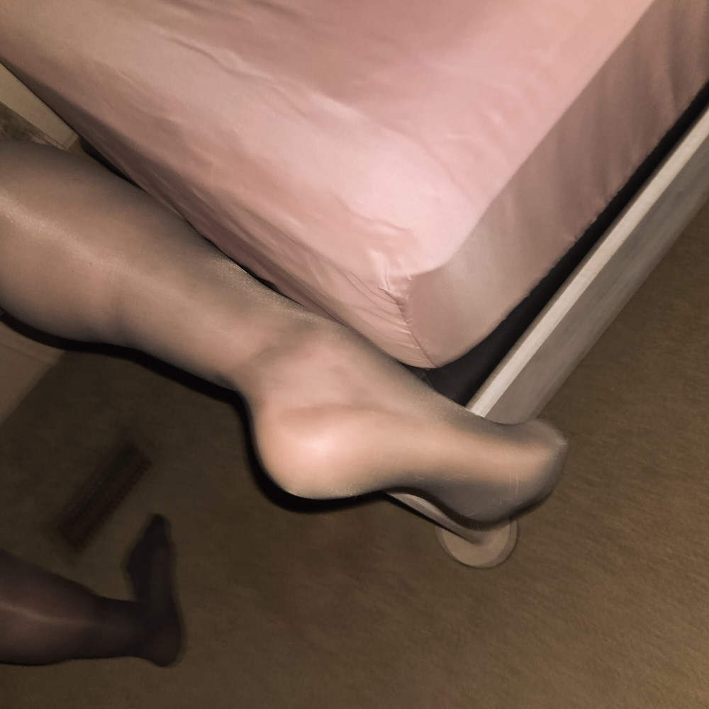 Louise Nylontease  #12