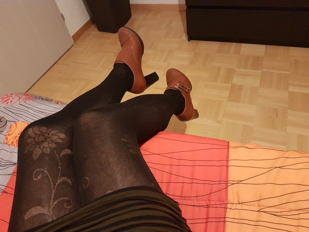 Legs, nylon, shoes