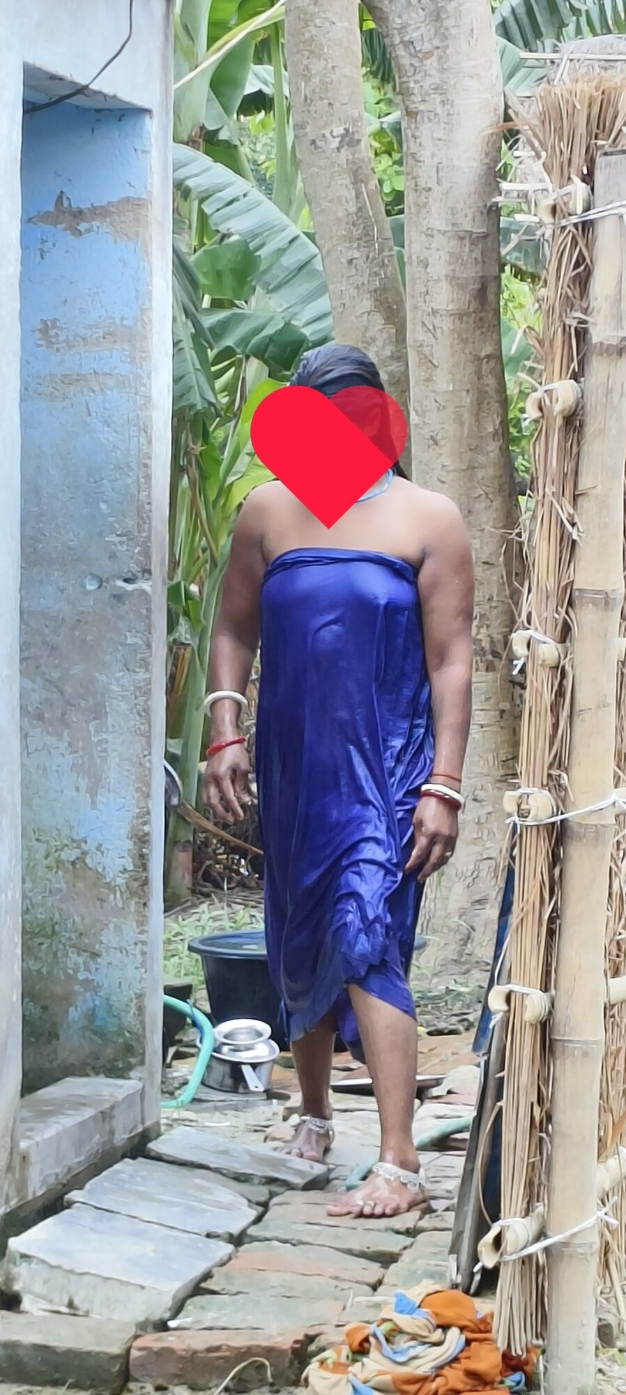 desi sexy Bhabhi bathing nude enjoy summer season #14