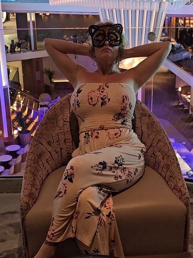 Giving Real Voyeurs a look at Mommys Big Tits in Public #45