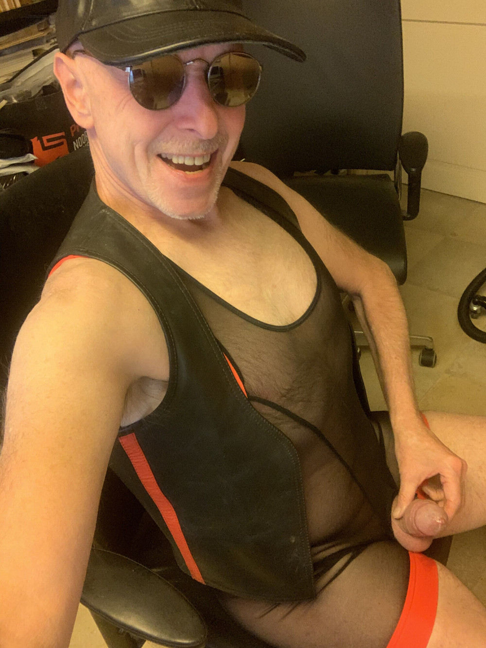 Le patron... le patron ose se montrer... nu ! #14