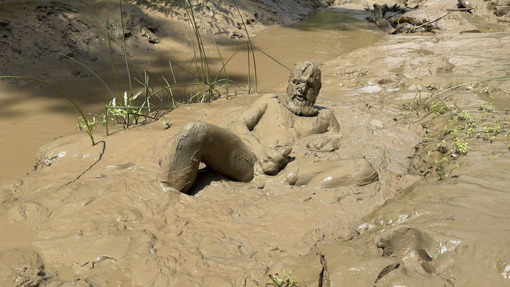 SHOT - MUD PIG IN HEAT #19