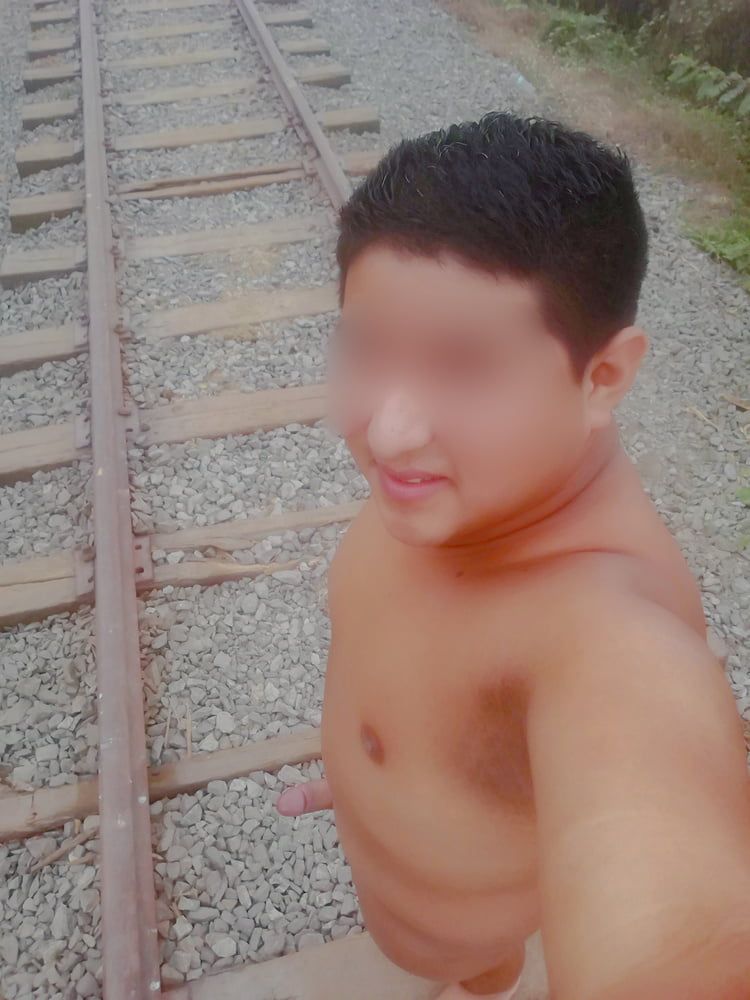 SelfiesNudes en las Vias del Tren  #12