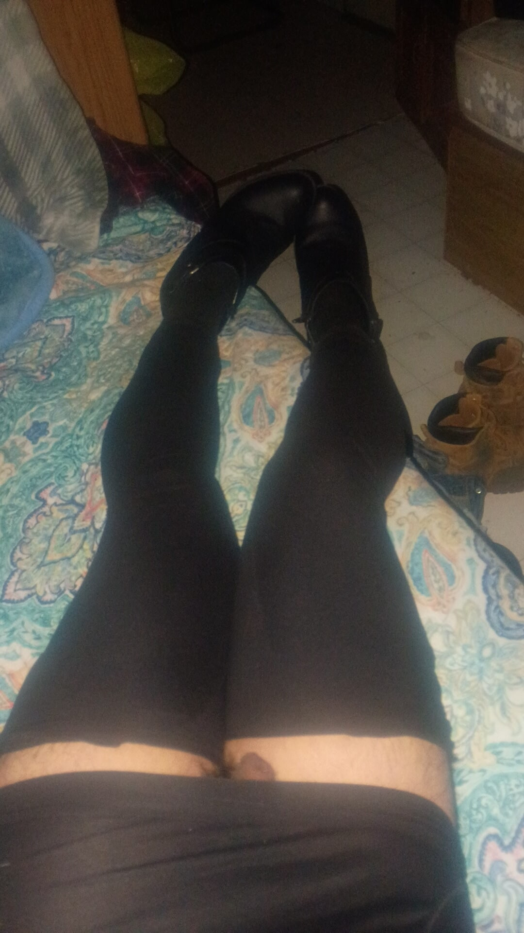 Chico sexy gozando de madrugada  #12