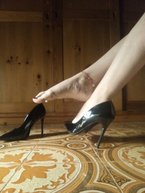 Sexy high heels and feet 💖 #24