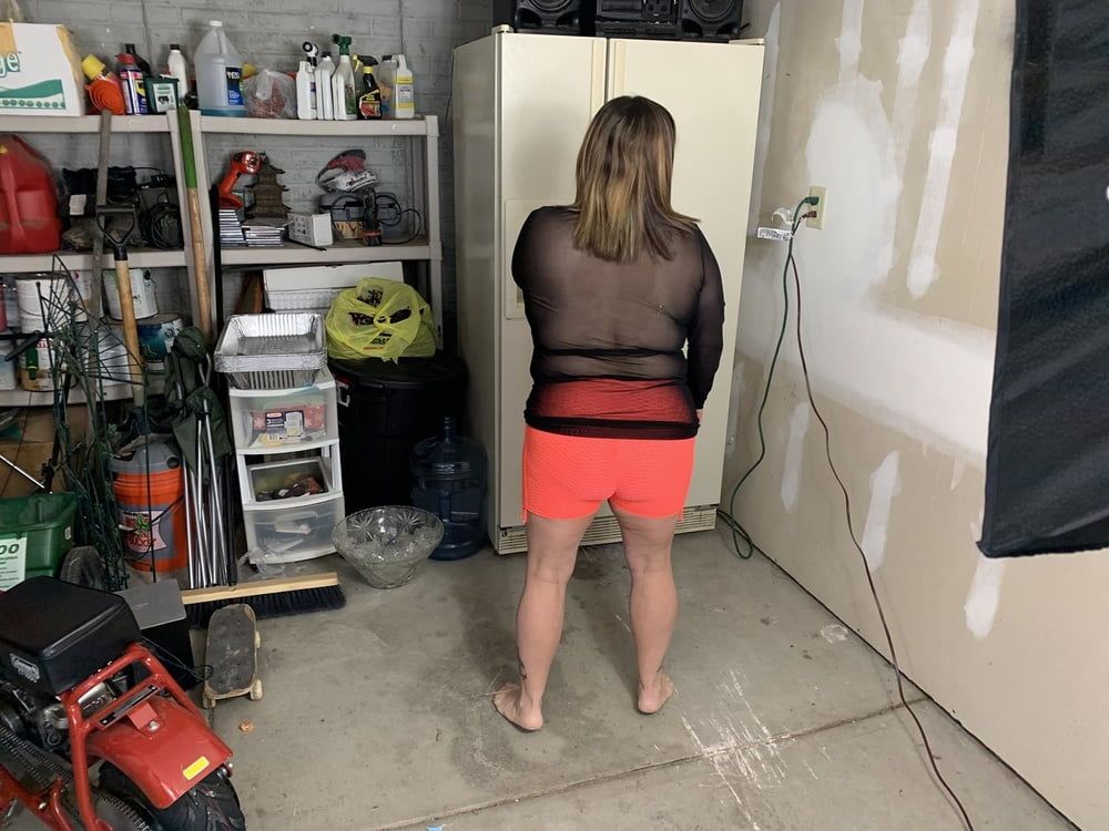 Sexy BBW Dat Ass in a Garage #49